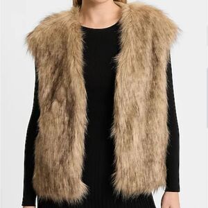 3127 NWT Express Faux Fur Vest Small Tan Brown Sleeveless Layering Jacket